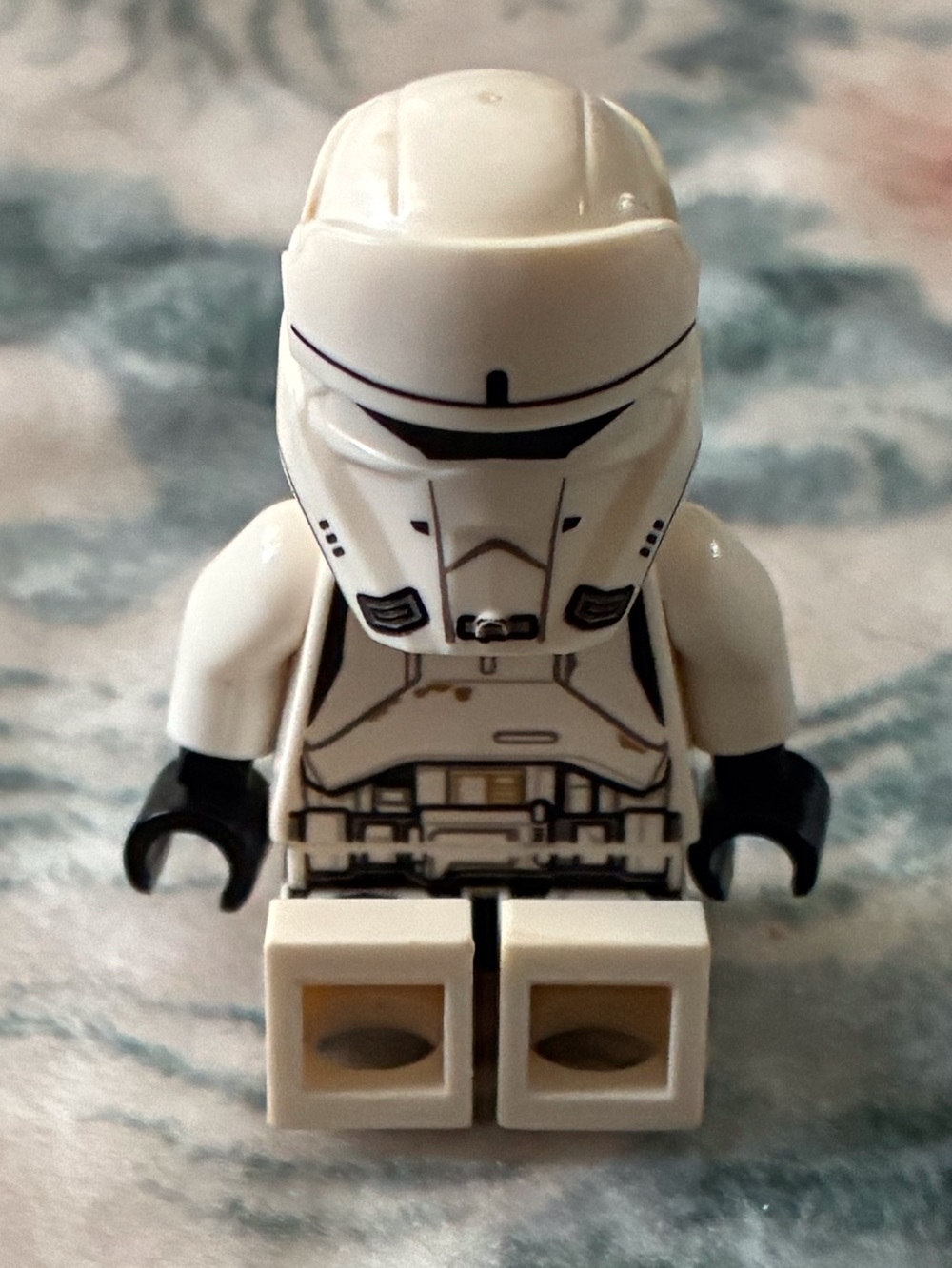 Star Wars Stormtrooper LEGO-Style Minifigure - Picture 3 of 3